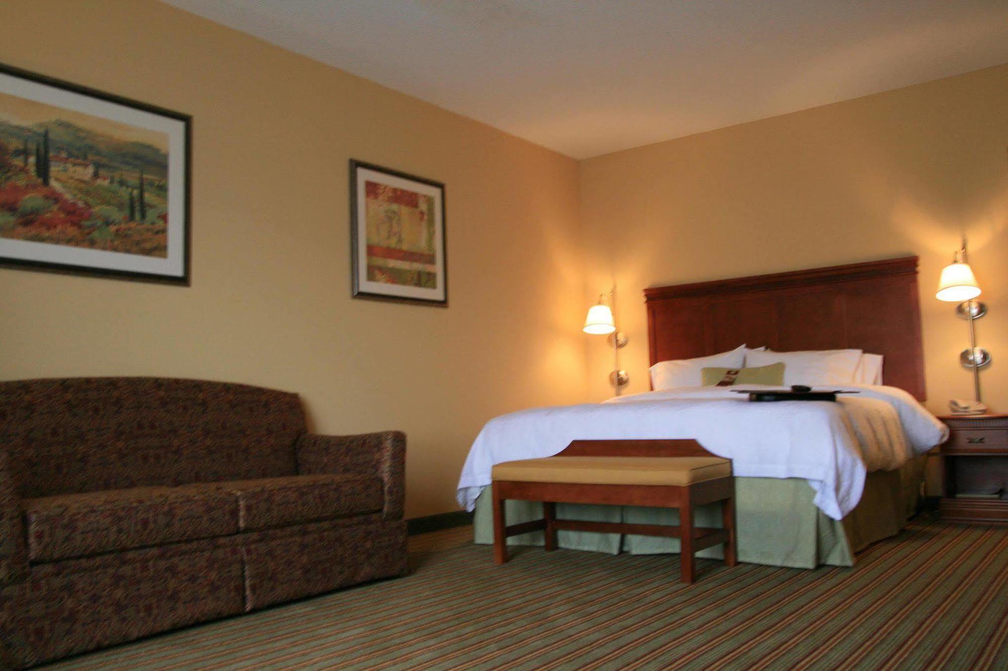 Hampton 3*